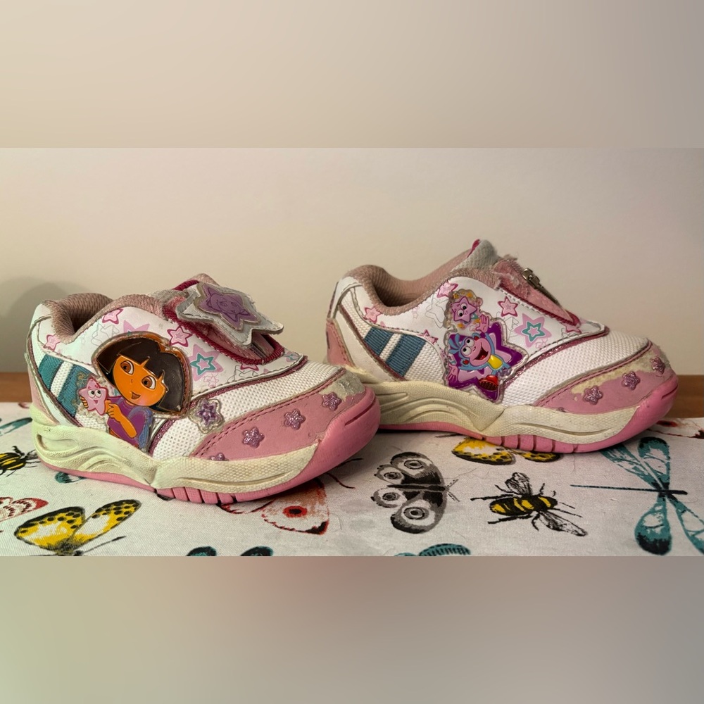 Y2K Dora The Explorer Shoes (read description)